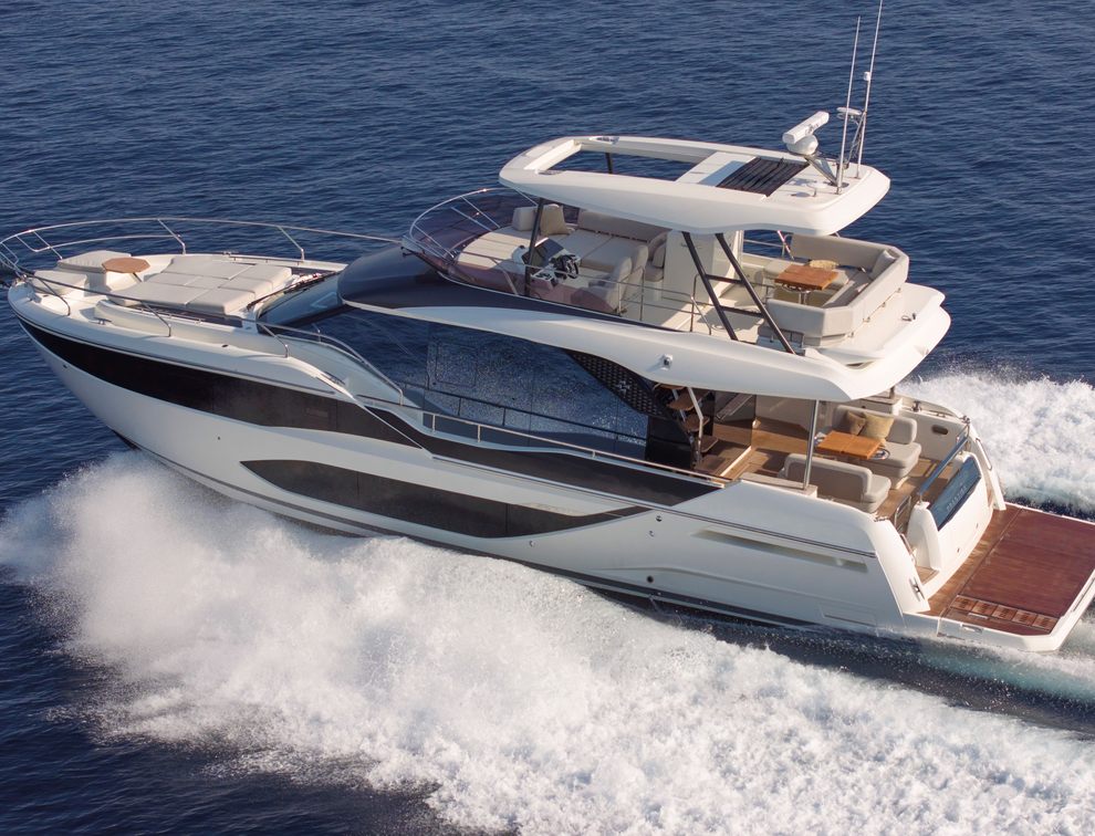 Prestige F5.7 — vista aerea flybridge