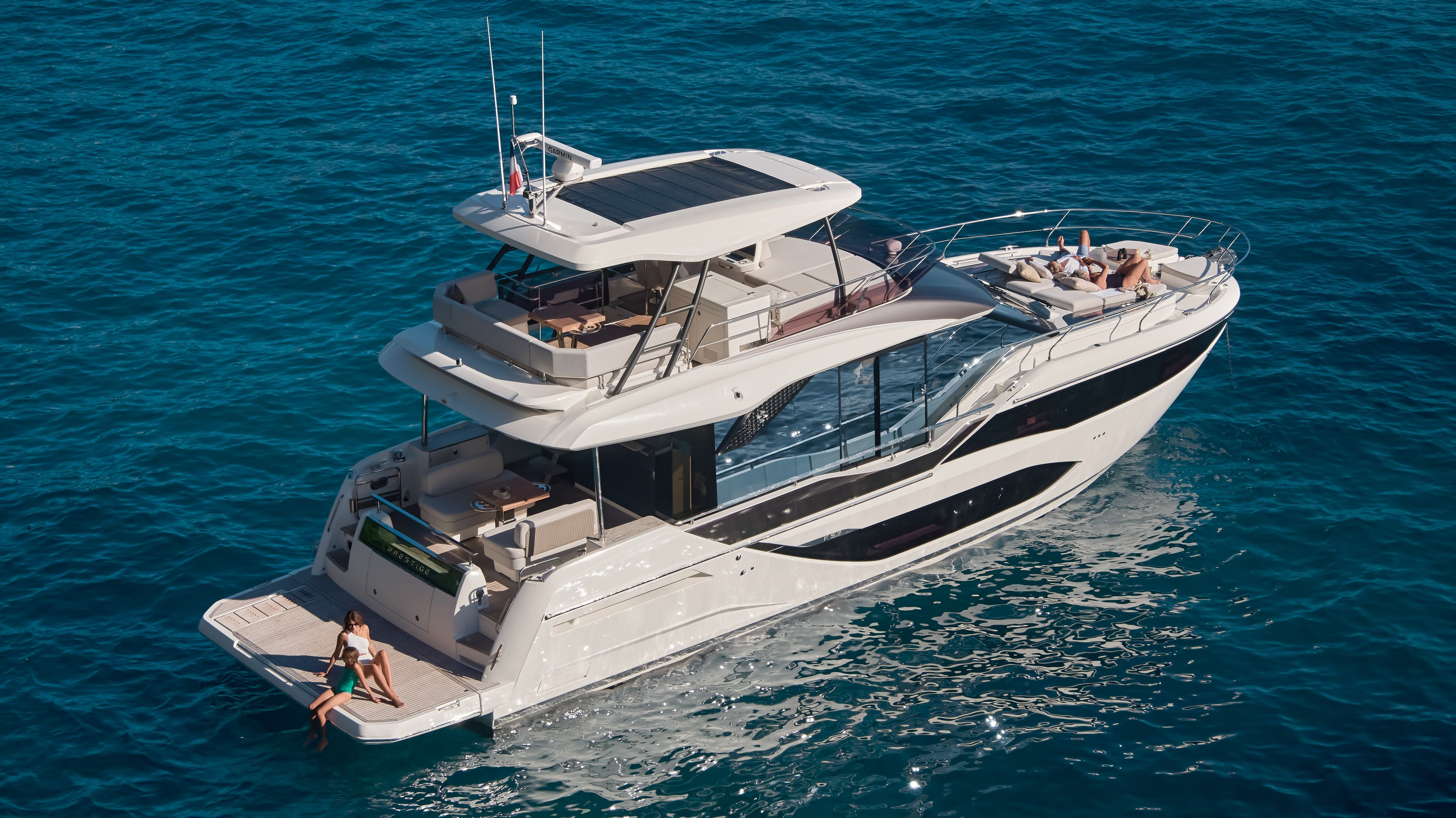 Prestige F5.7 — flybridge attrezzato